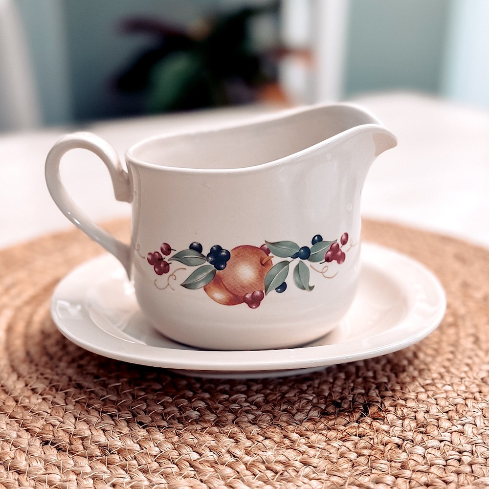 VINTAGE ABUNDANCE Corning Gravy Boat and Under-plate